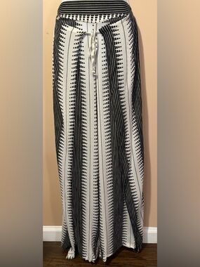 Elan Black and White Wide Leg Drawstring Pants